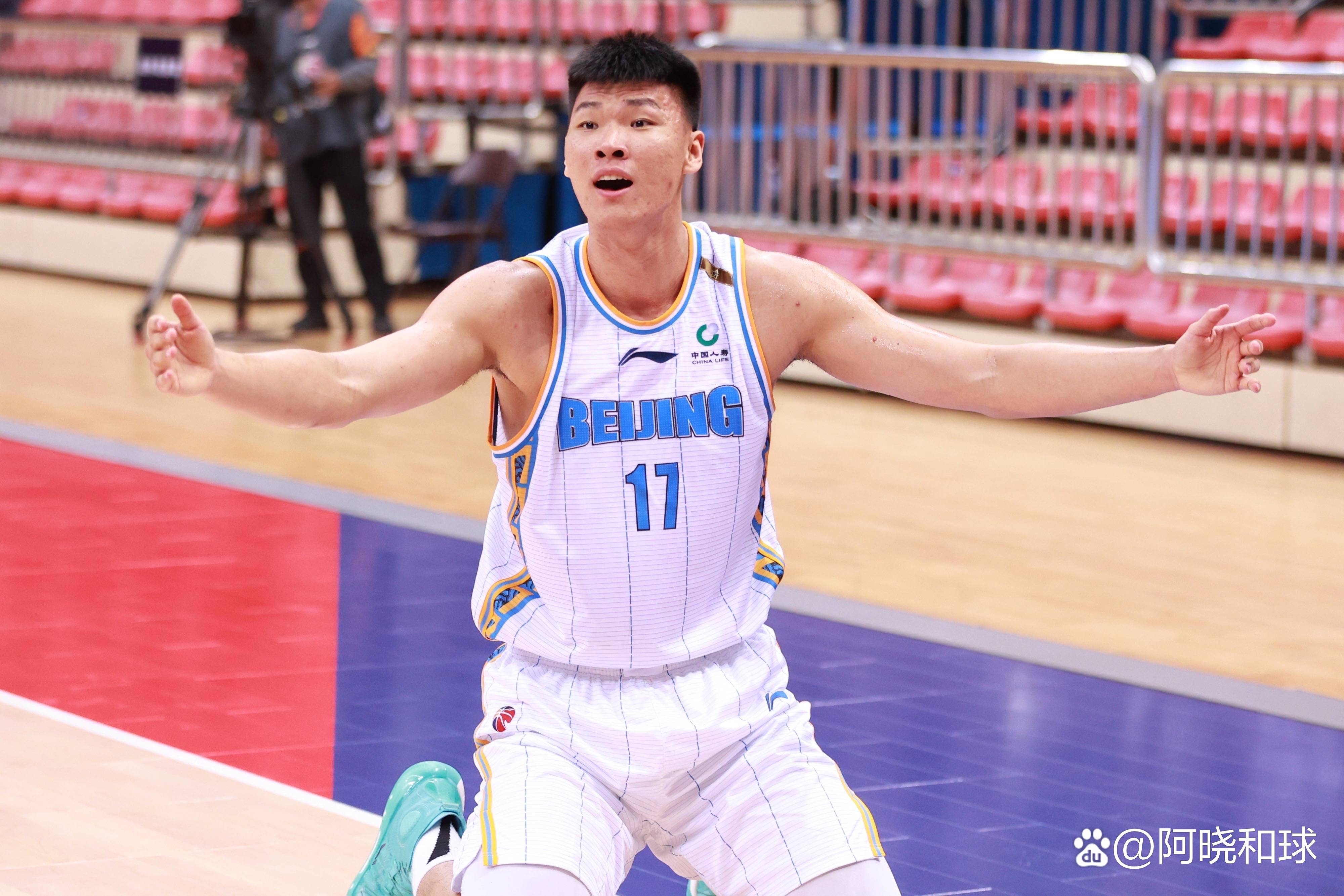 包含北京首钢内部会议纪要流出：赛后调整名单；CBA季后赛使命明确；团队化学反应显著的词条