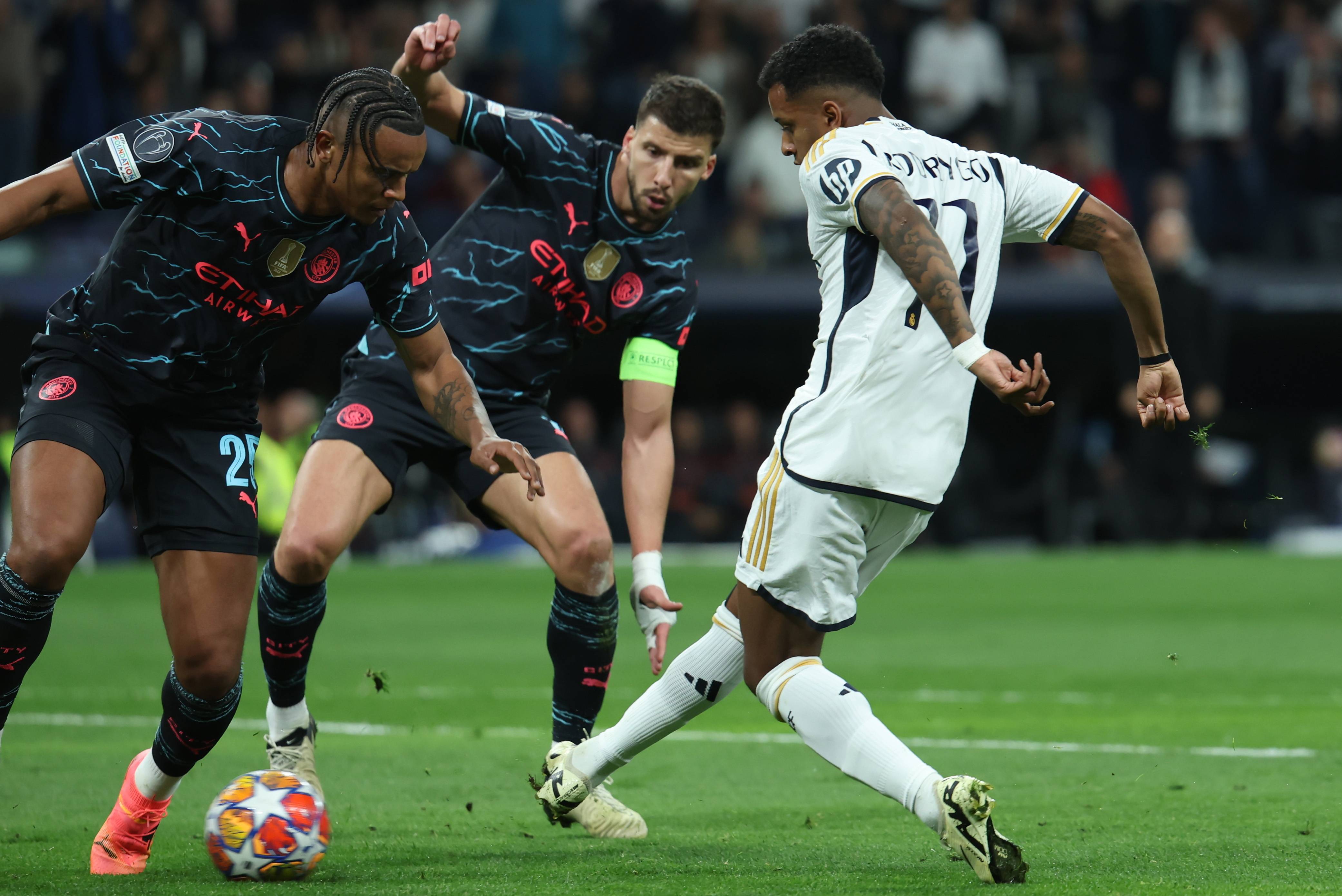 关于转折点马德里竞技止住颓势，英超冲刺阶段攻防权衡，悬念犹存，心理建设被强调的信息