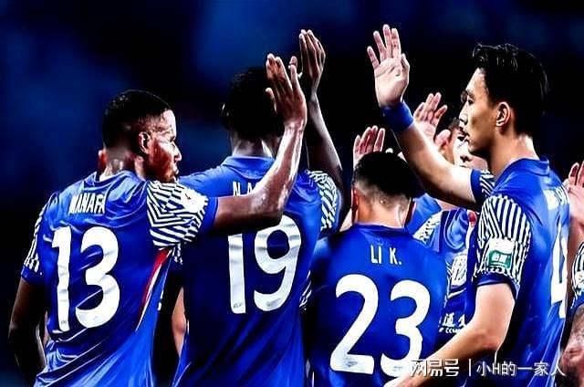 KAIYUN应用-上海申花训练开放日，集结日门线救险引欢呼，英超在即，团队化学反应显著的简单介绍